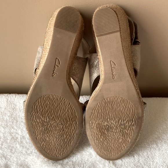 NWOB - Clark’s sling back wedge. Size 9. - Picture 6 of 14